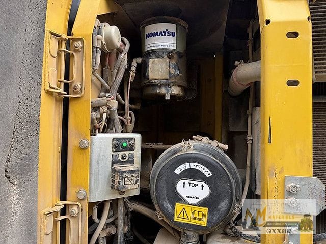 Pelle Komatsu PW180-10 avec des Godets – Image 10