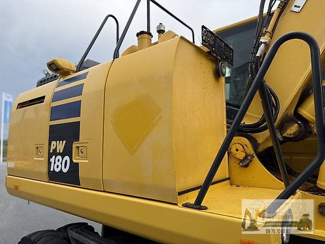 Pelle Komatsu PW180-10 avec des Godets – Image 23