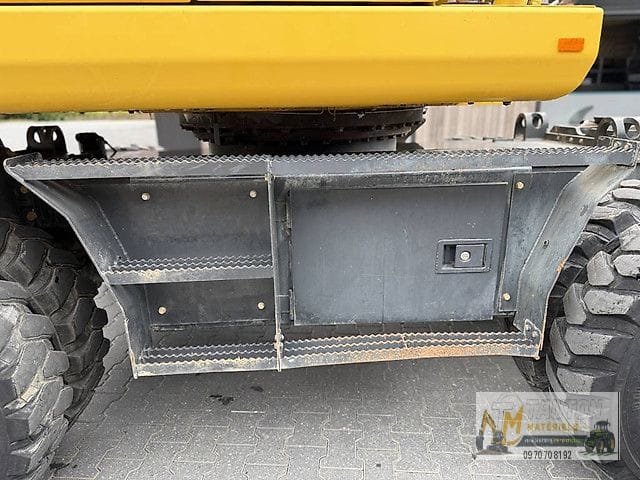 Pelle Komatsu PW180-10 avec des Godets – Image 24