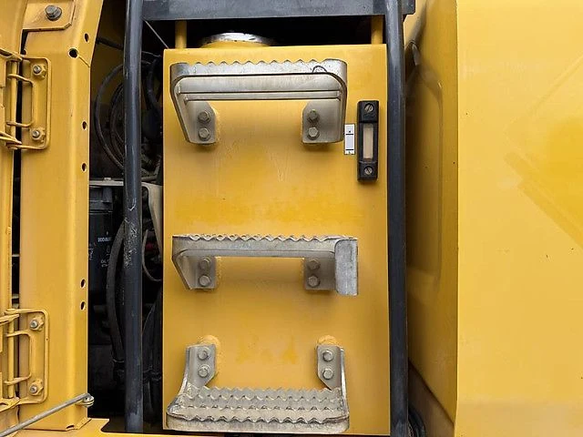 Pelle Komatsu PW180-10 avec des Godets – Image 30