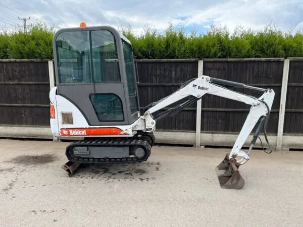 Mini Pelle Bobcat 320 1,6T + 3 godets – Image 7