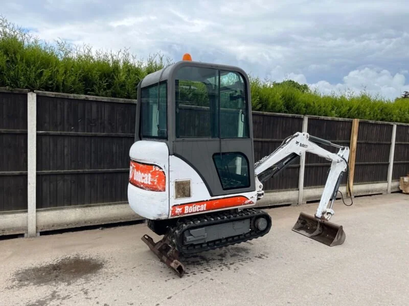 Mini Pelle Bobcat 320 1,6T + 3 godets – Image 8