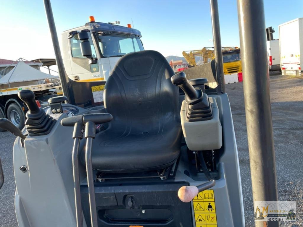 BOBCAT E20 – Image 8