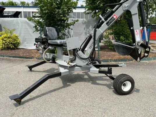 Déstockage HG TECH Mini Pelle Araignée 10CV Tourelle 360