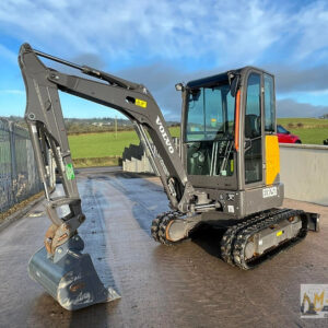 Volvo ECR25D Avec 3 Godets