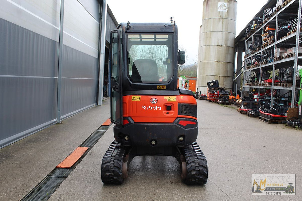 Mini pelle Kubota U27-4 avec 3 godets – Image 11