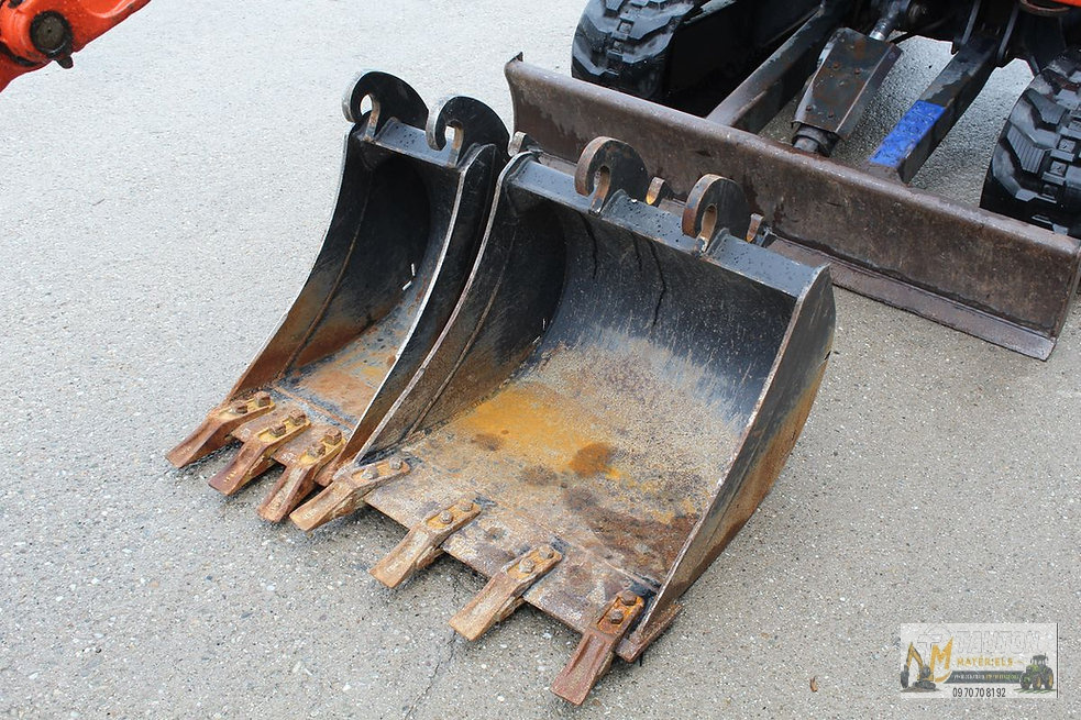 Mini pelle Kubota U27-4 avec 3 godets – Image 7
