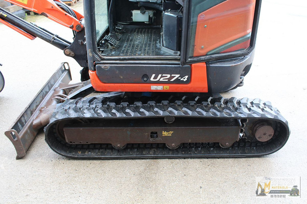 Mini pelle Kubota U27-4 avec 3 godets – Image 8