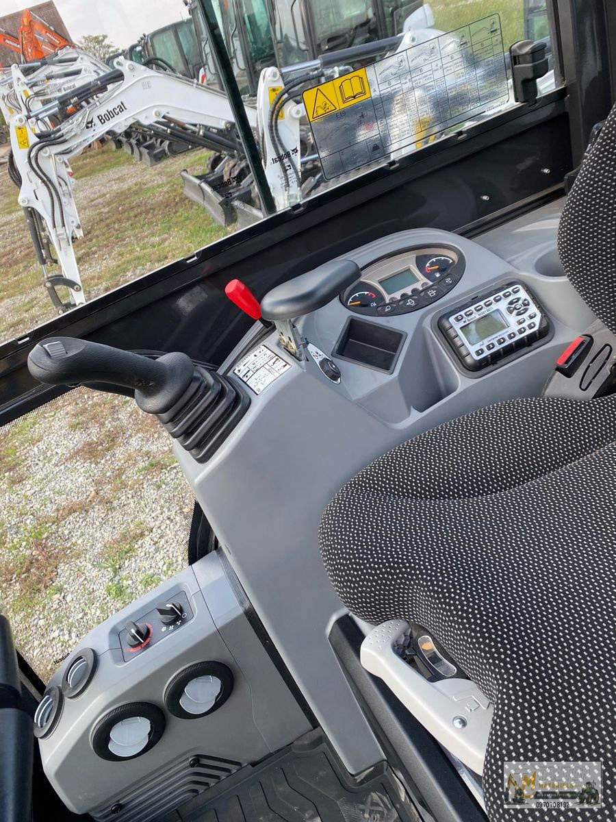 Bobcat E19 + 3 godets – Image 8