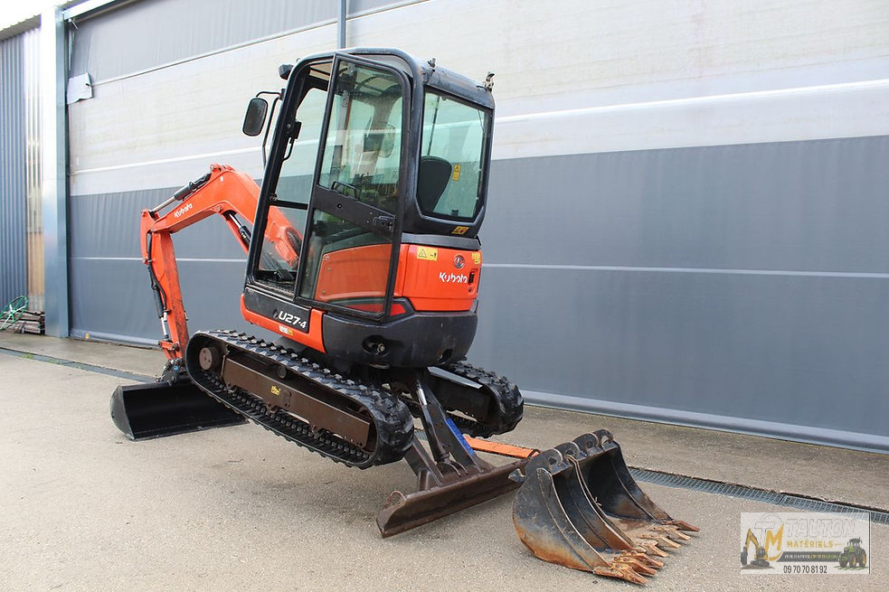 Mini pelle Kubota U27-4 avec 3 godets – Image 10