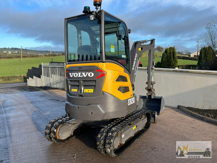 Volvo ECR25D Avec 3 Godets – Image 7