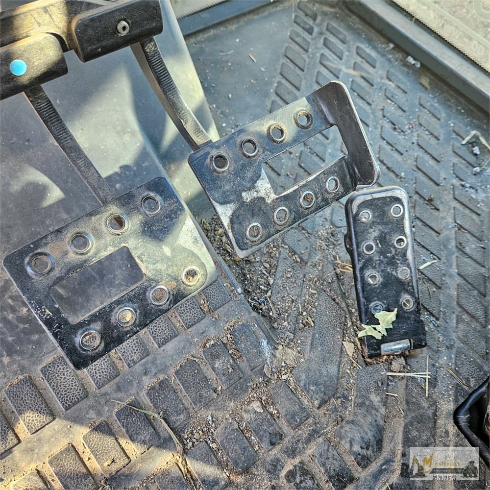 Massey Ferguson 4270 - Chargeur frontal Veto FX5960 – Image 24