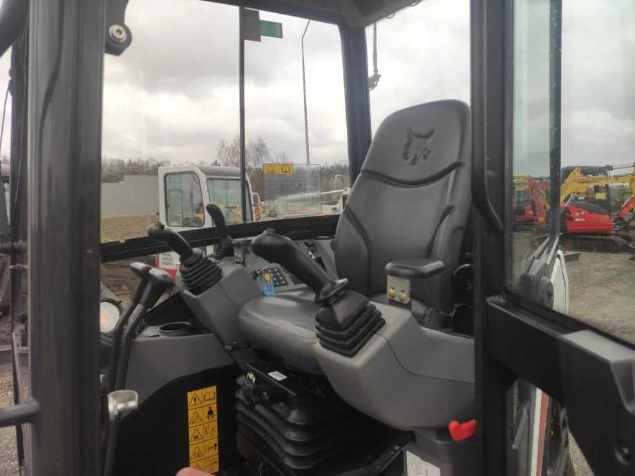 Bobcat E27Z +3 Godets – Image 4