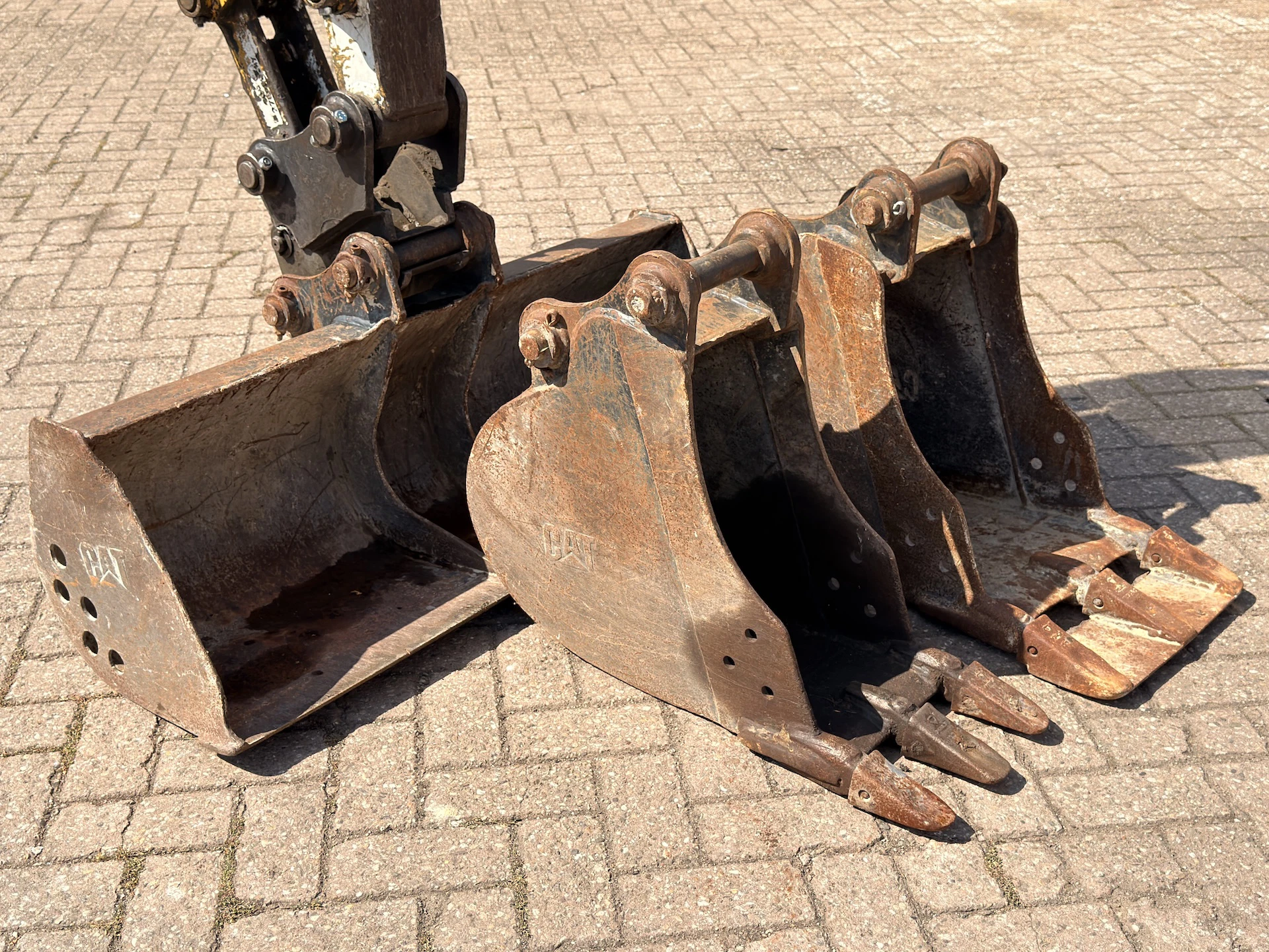 Caterpillar 303.5C CR avec 3 Godets – Image 20