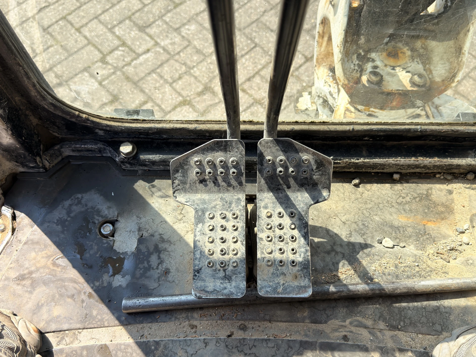 Caterpillar 303.5C CR avec 3 Godets – Image 19