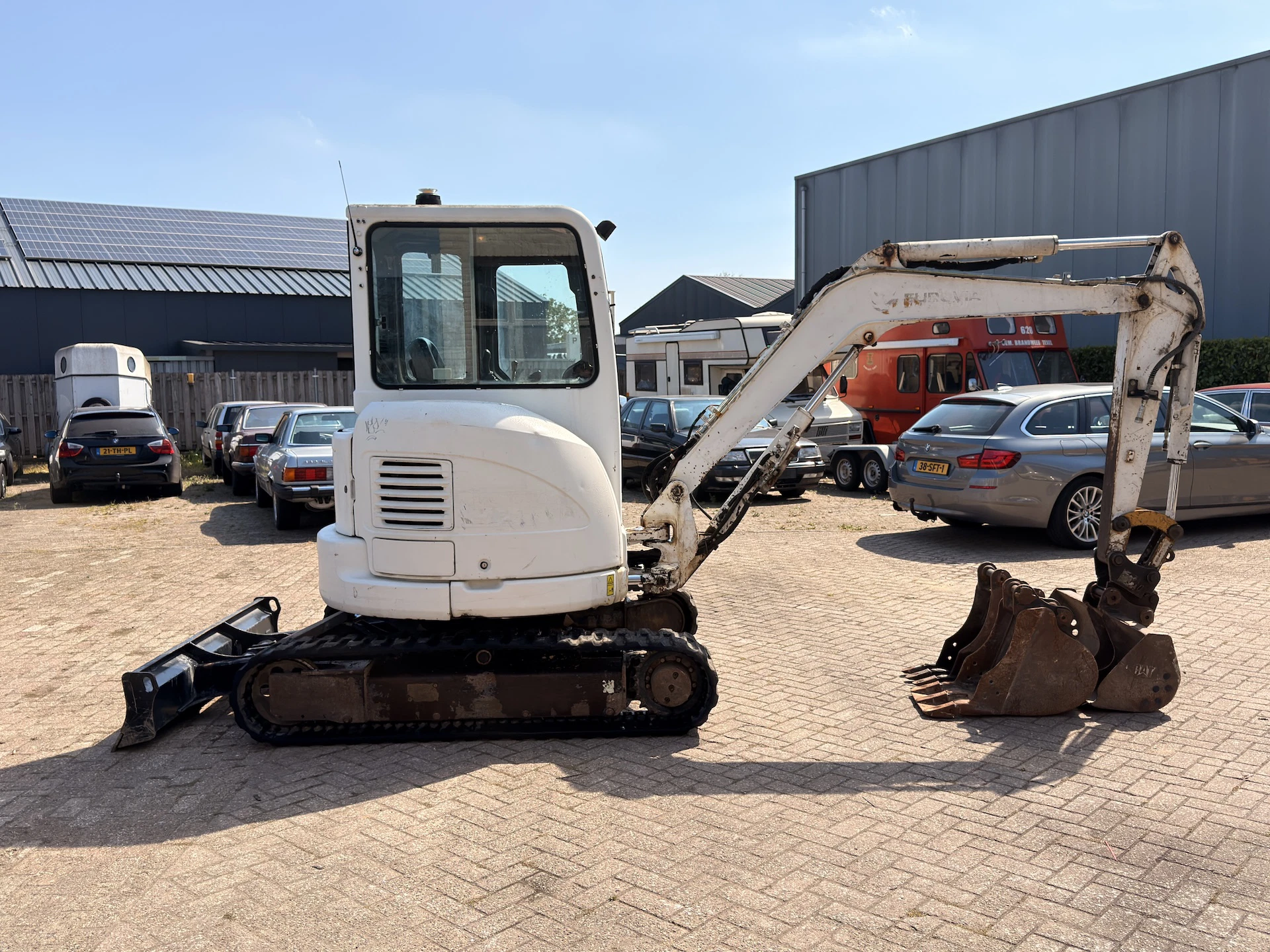 Caterpillar 303.5C CR avec 3 Godets – Image 21