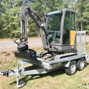 Mini Pelle Volvo EC18 avec 3 Godets et Remorque