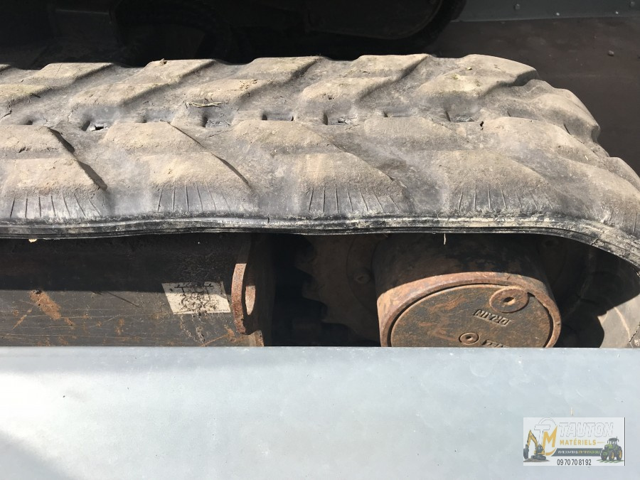 Mini Pelle Volvo EC18 avec 3 Godets et Remorque – Image 6