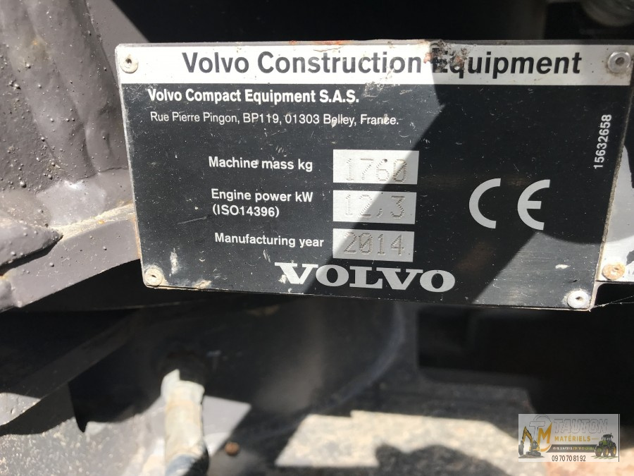 Mini Pelle Volvo EC18 avec 3 Godets et Remorque – Image 10