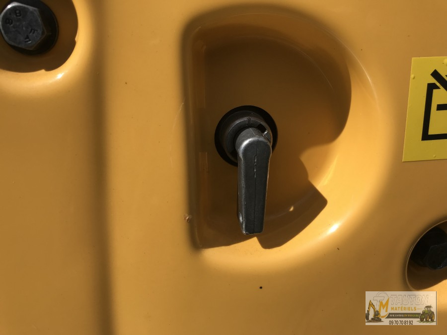 Mini Pelle Volvo EC18 avec 3 Godets et Remorque – Image 11