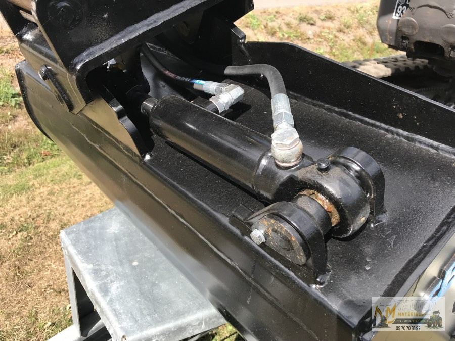 Mini Pelle Volvo EC18 avec 3 Godets et Remorque – Image 13