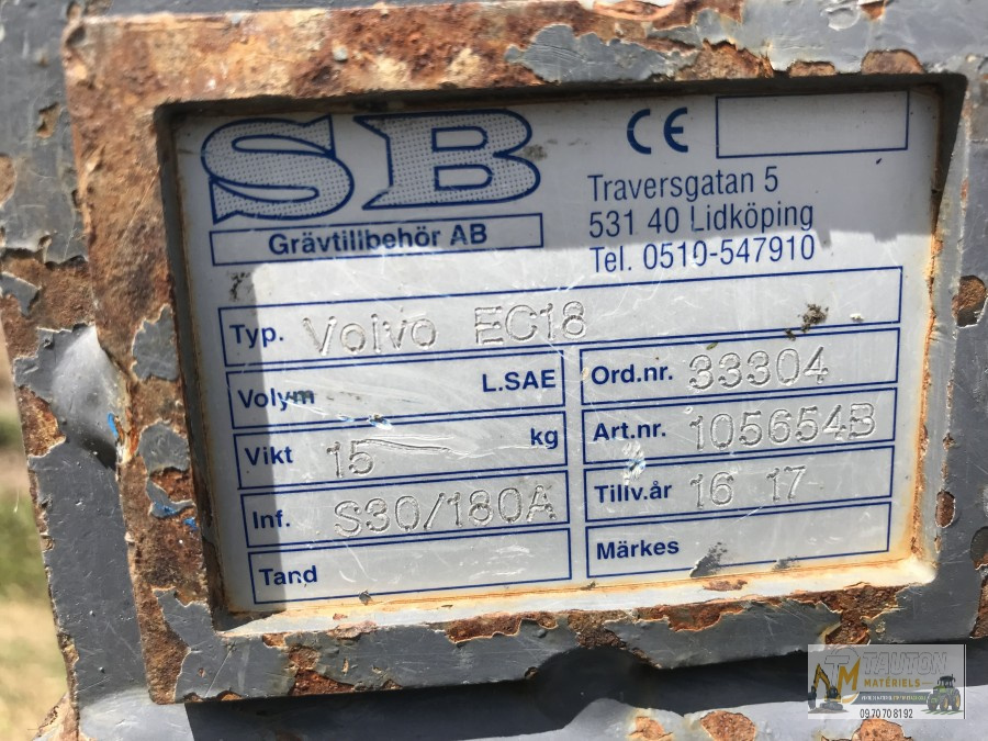 Mini Pelle Volvo EC18 avec 3 Godets et Remorque – Image 14