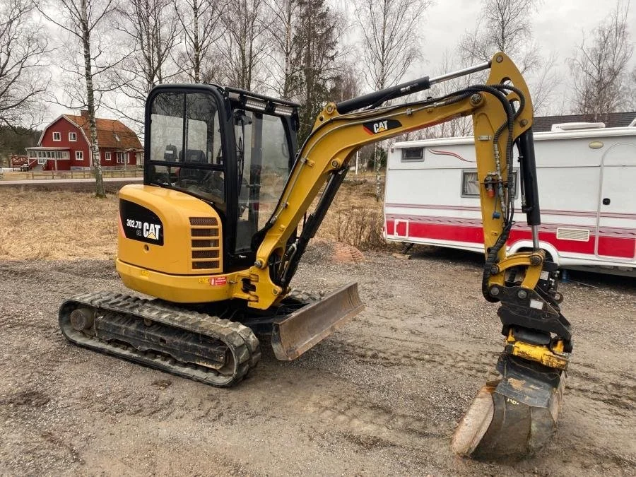 Caterpillar 302.7D avec BRH et 4 Godets + Remorque – Image 10