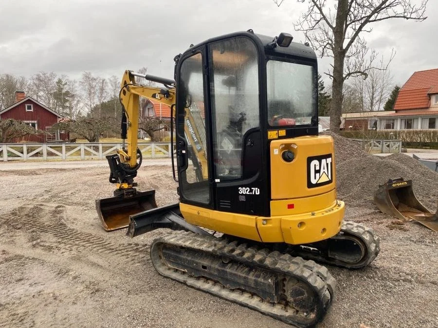 Caterpillar 302.7D avec BRH et 4 Godets + Remorque – Image 13