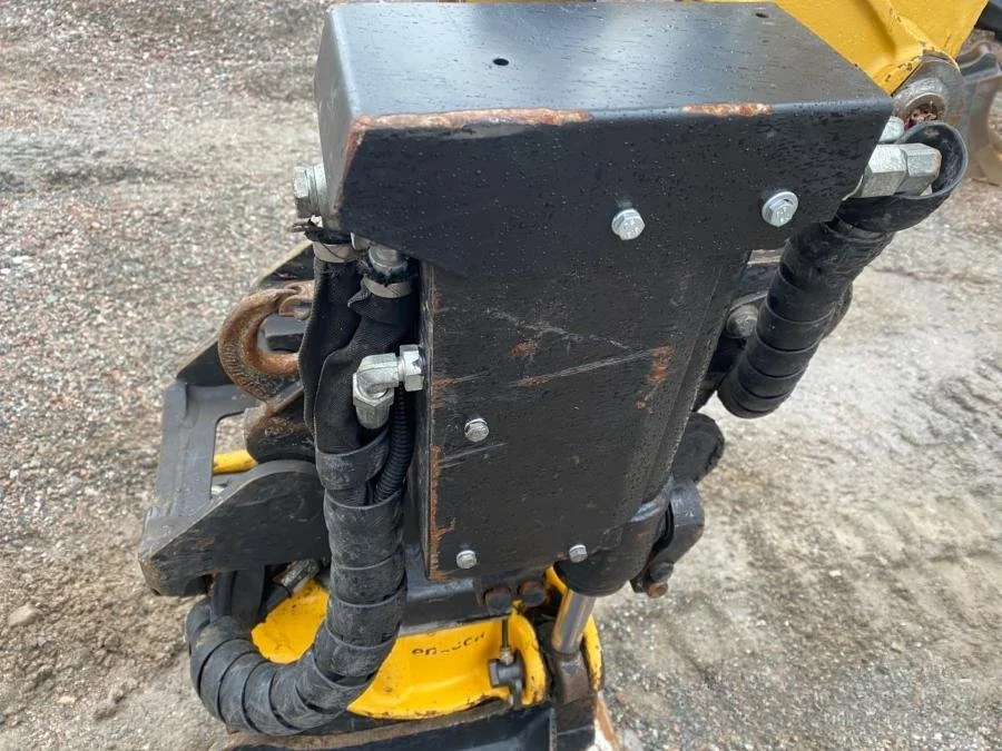 Caterpillar 302.7D avec BRH et 4 Godets + Remorque – Image 28