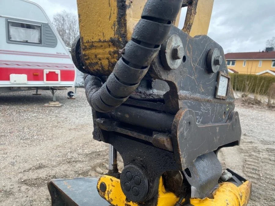 Caterpillar 302.7D avec BRH et 4 Godets + Remorque – Image 30