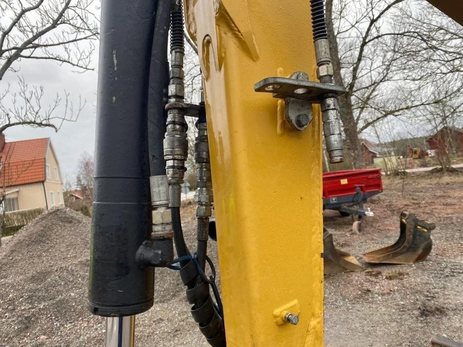 Caterpillar 302.7D avec BRH et 4 Godets + Remorque – Image 33