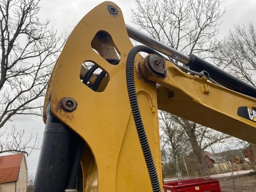 Caterpillar 302.7D avec BRH et 4 Godets + Remorque – Image 36