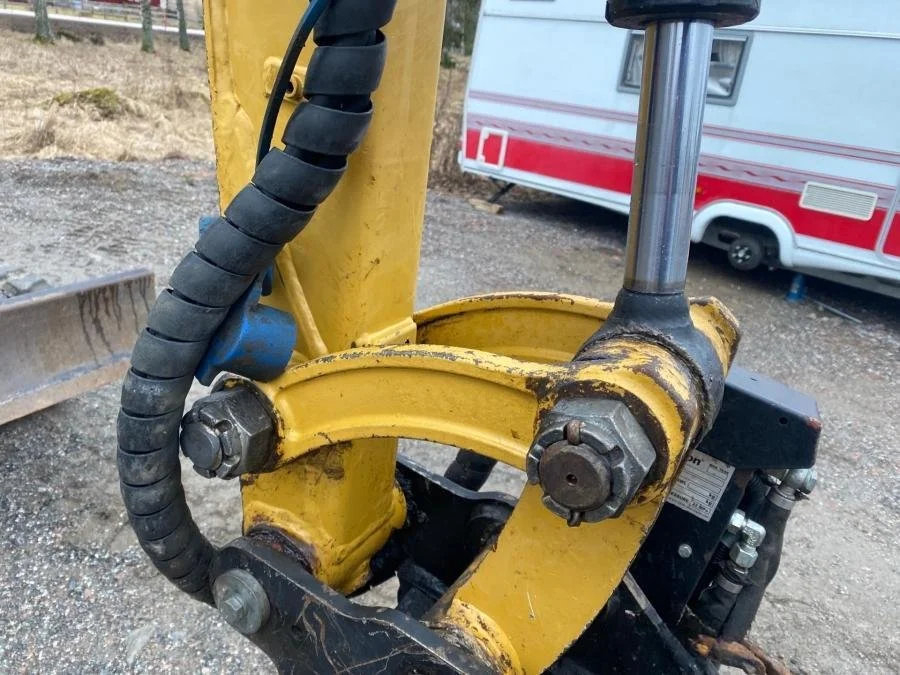 Caterpillar 302.7D avec BRH et 4 Godets + Remorque – Image 37