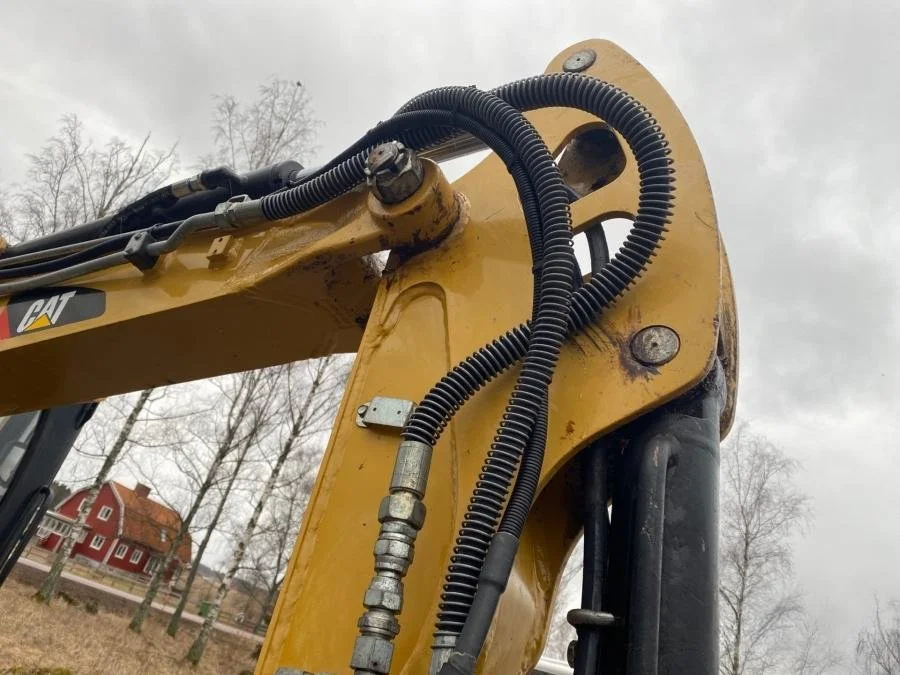 Caterpillar 302.7D avec BRH et 4 Godets + Remorque – Image 40