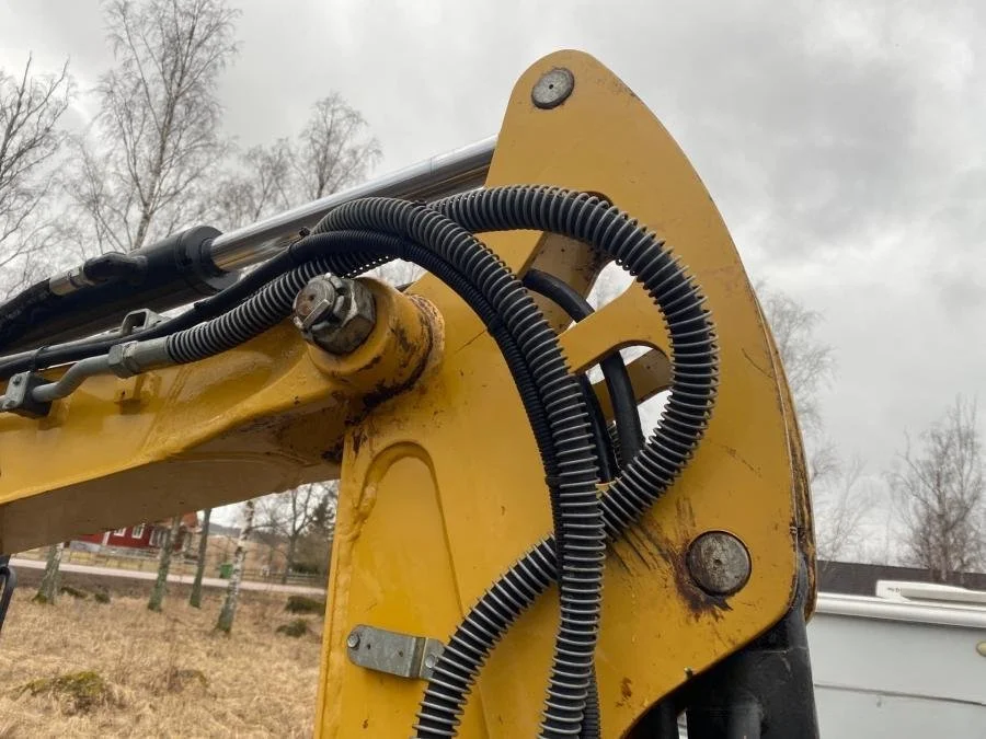 Caterpillar 302.7D avec BRH et 4 Godets + Remorque – Image 41