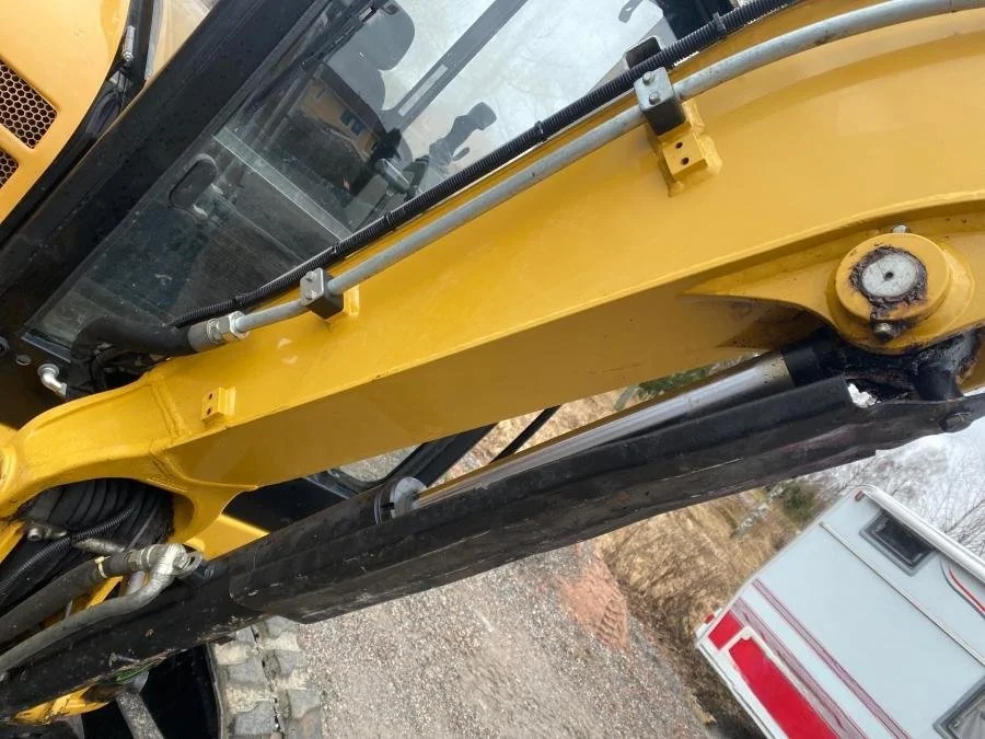 Caterpillar 302.7D avec BRH et 4 Godets + Remorque – Image 44
