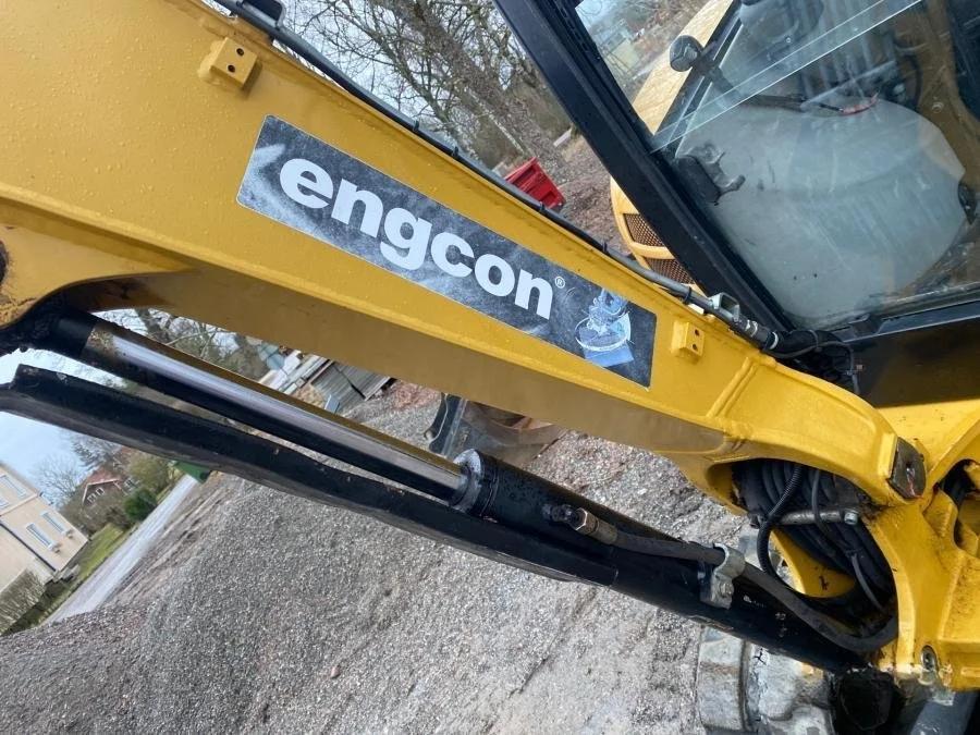 Caterpillar 302.7D avec BRH et 4 Godets + Remorque – Image 50