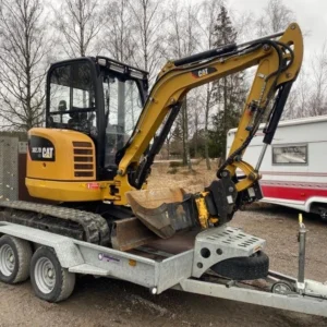 Caterpillar 302.7D avec BRH et 4 Godets + Remorque