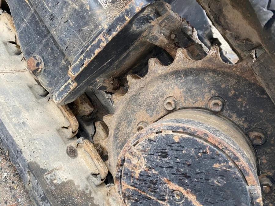 Caterpillar 302.7D avec BRH et 4 Godets + Remorque – Image 59