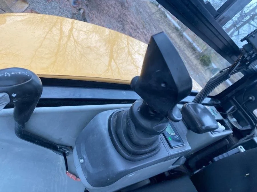 Caterpillar 302.7D avec BRH et 4 Godets + Remorque – Image 77