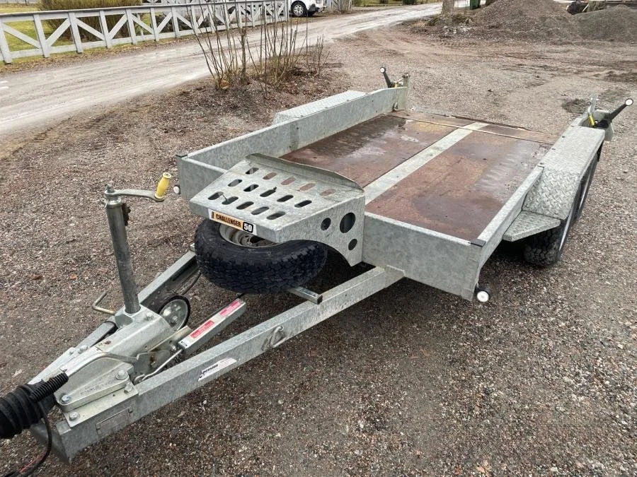 Caterpillar 302.7D avec BRH et 4 Godets + Remorque – Image 87