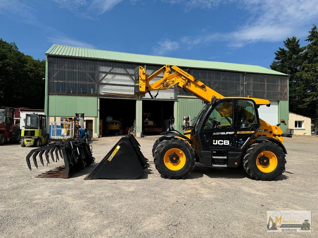 Chariot télescopique JCB 542-70 Accessoires: Fourches/ Godet/ Fouches à fumier – Image 2