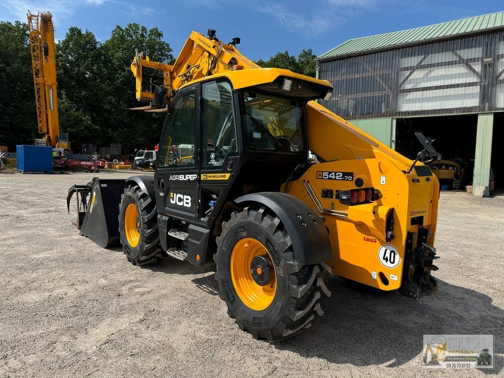 Chariot télescopique JCB 542-70 Accessoires: Fourches/ Godet/ Fouches à fumier – Image 3