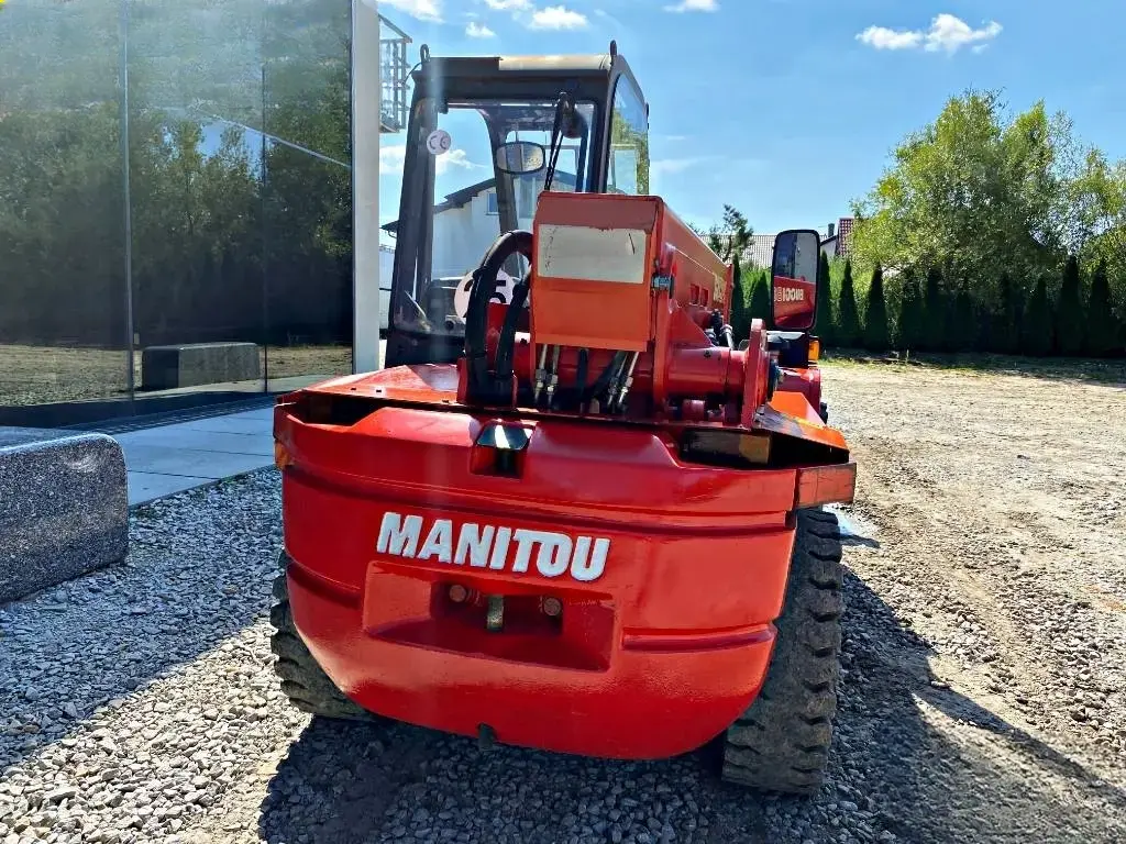 Chariot télescopique Manitou BT420 Fourches/ Godet/ Fouches à fumier – Image 18