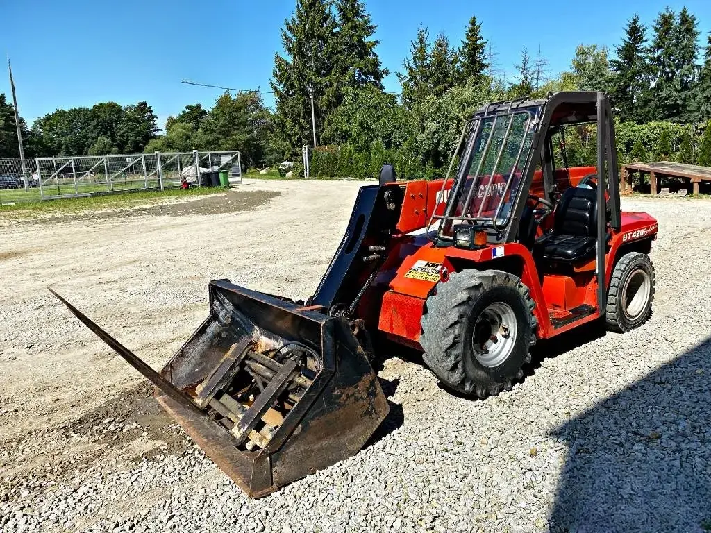 Chariot télescopique Manitou BT420 Fourches/ Godet/ Fouches à fumier – Image 10