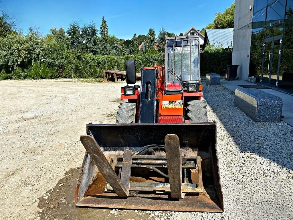 Chariot télescopique Manitou BT420 Fourches/ Godet/ Fouches à fumier – Image 8