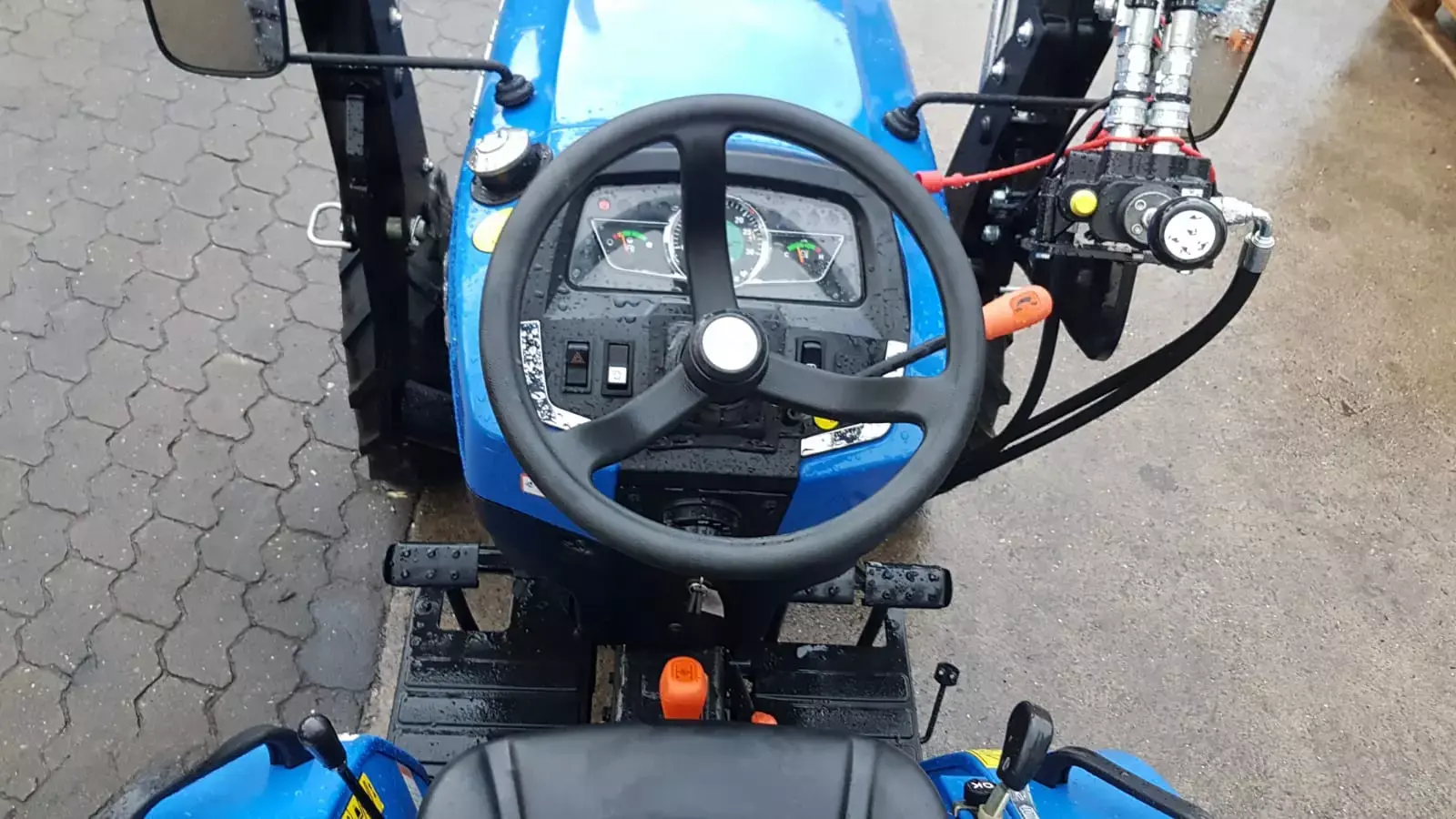 neuf 2025-Solis 20 + chargeur frontal + Godet et Fouche – Image 4