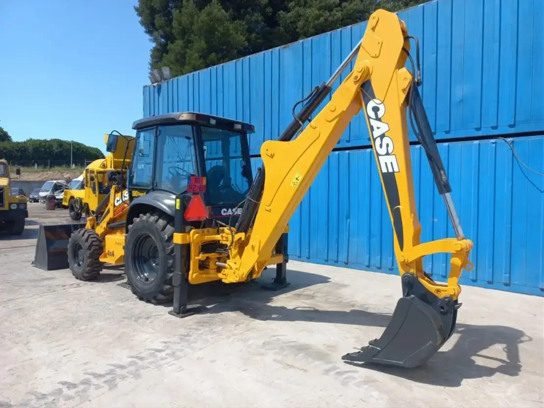Tractopelle Case 580 SR – 4PT Super R – Image 2