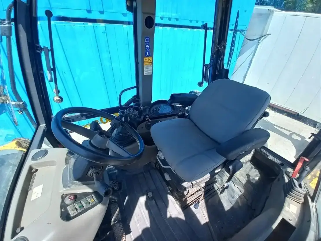 Tractopelle Case 580 SR – 4PT Super R – Image 3