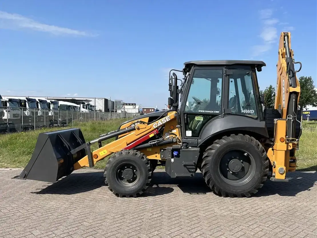 Tractopelle Case 851FX